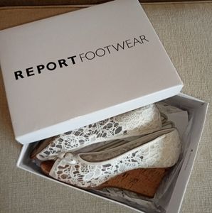 Report white lace wedges